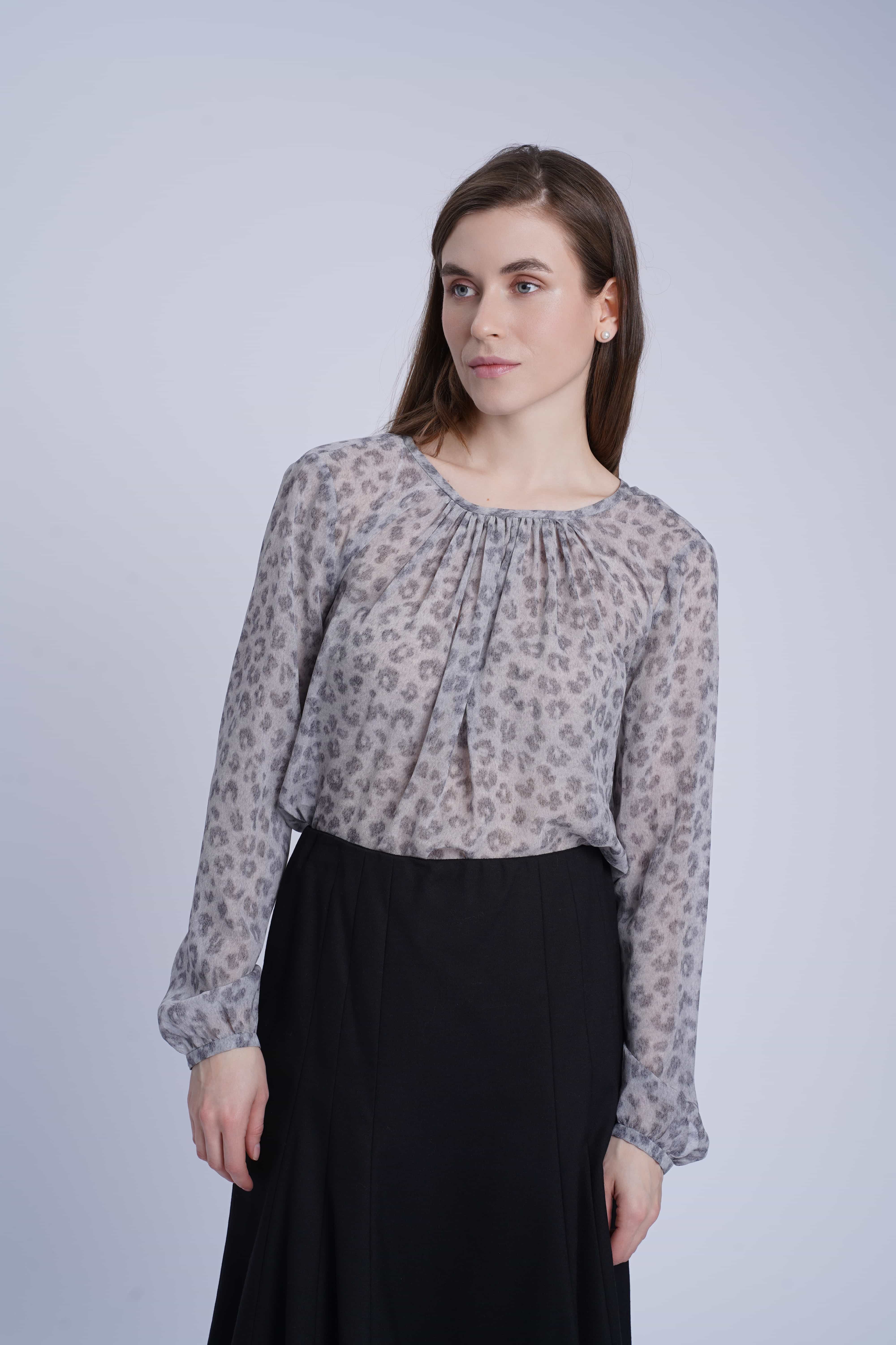Елегантна та легка блуза St.Emile