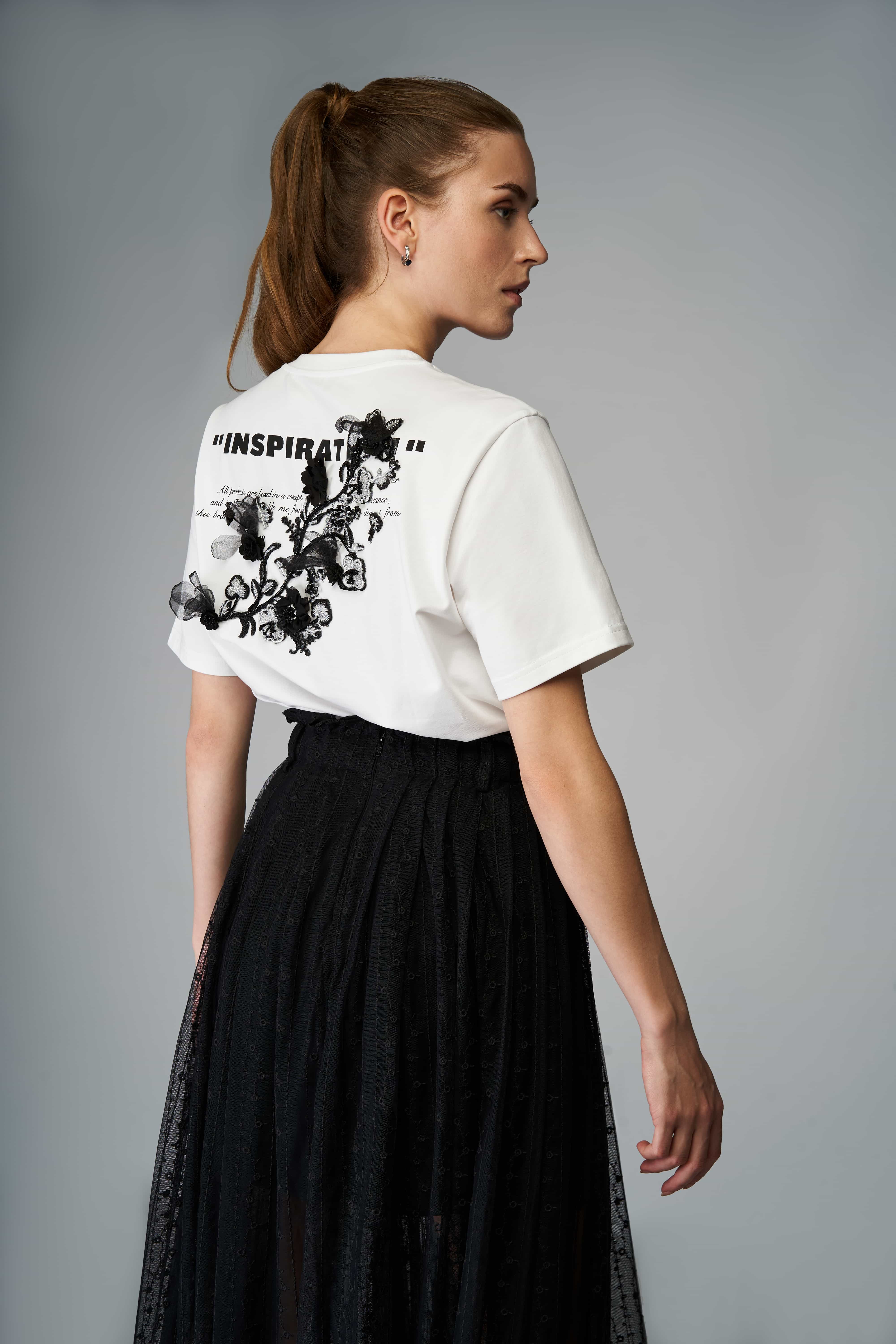 Футболка з флоральною вишивкою Miss Sixty