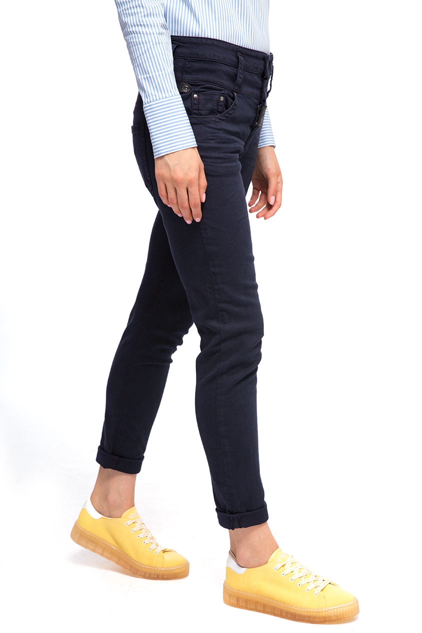 Джинси жіночі вузькі Staff Jeans